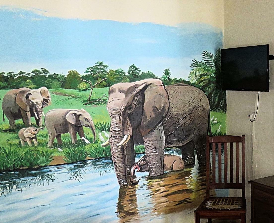 Parrot Lodge Bulawayo Ngoại thất bức ảnh