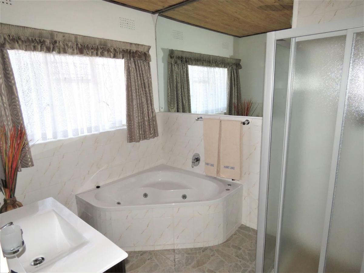 Parrot Lodge Bulawayo Ngoại thất bức ảnh