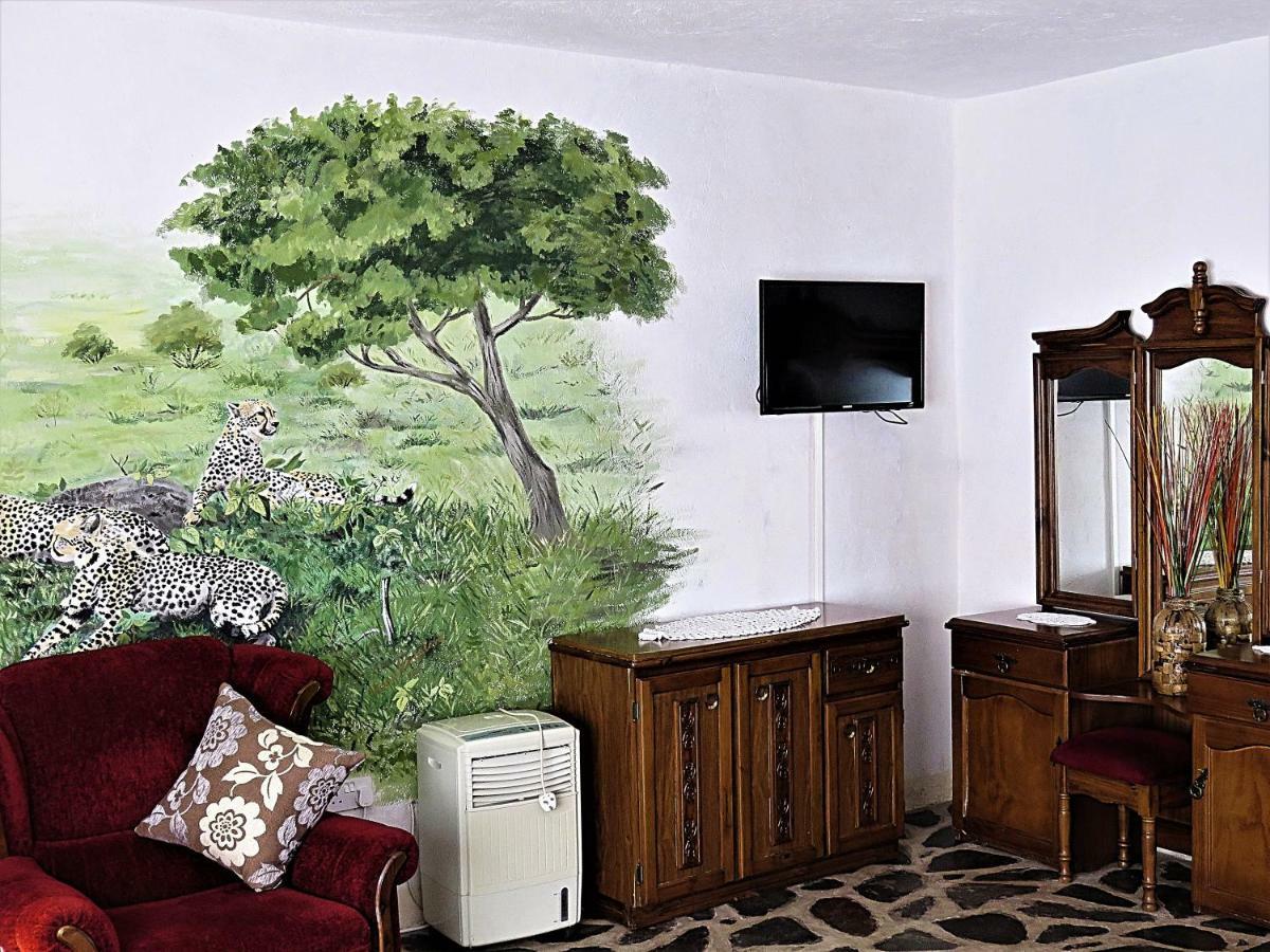 Parrot Lodge Bulawayo Ngoại thất bức ảnh
