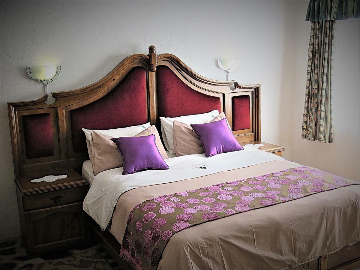 Parrot Lodge Bulawayo Ngoại thất bức ảnh